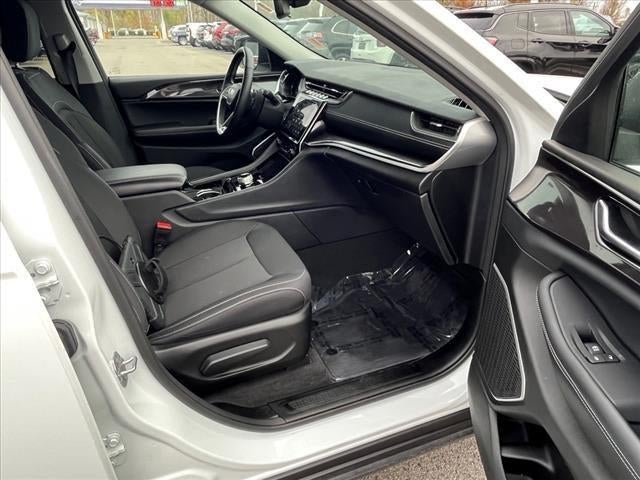 2022 Jeep Grand Cherokee L Laredo 4x4