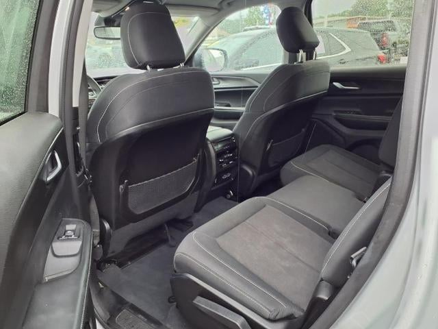 2023 Jeep Grand Cherokee L Laredo 4x4