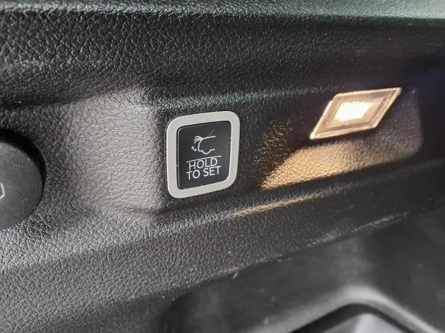 2023 Jeep Grand Cherokee L Laredo 4x4