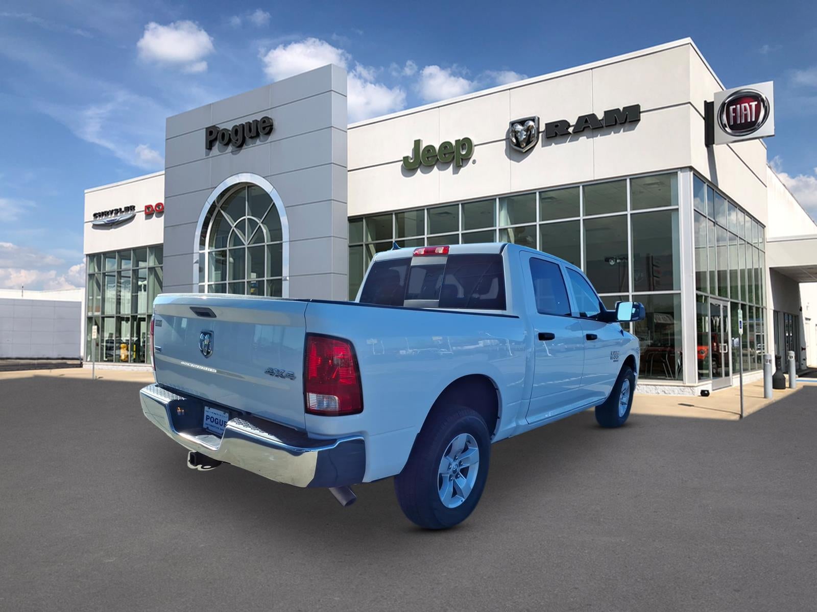 2023 RAM 1500 Classic SLT Crew Cab 4x4 5'7' Box