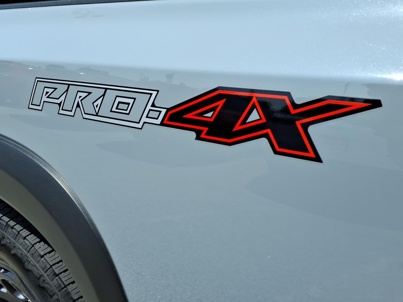 2025 Nissan Frontier Crew Cab PRO-4X 4x4