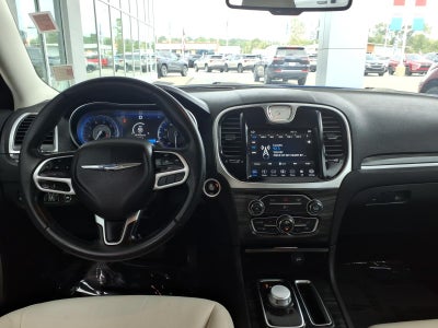 2018 Chrysler 300 Touring