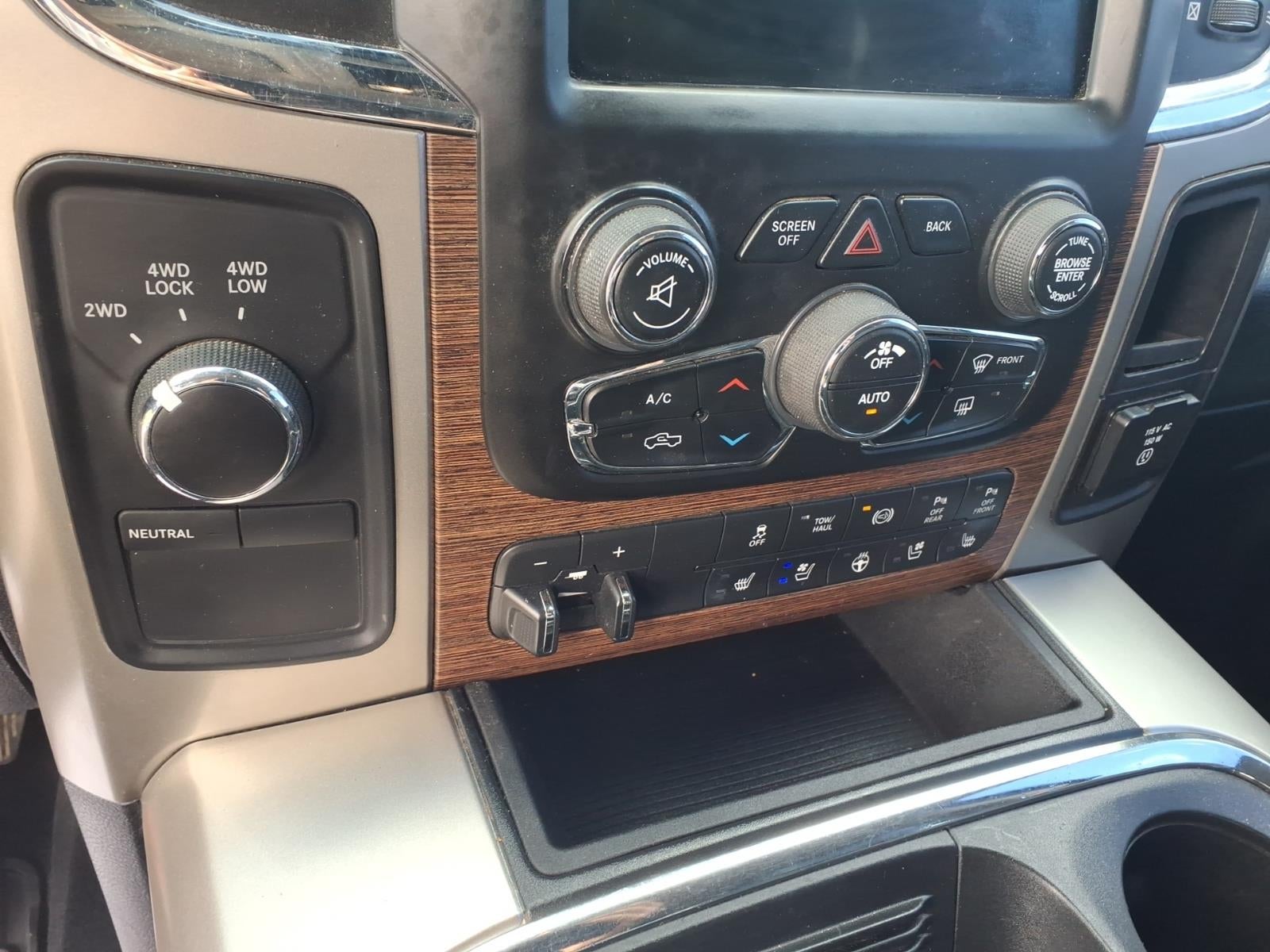 2018 RAM 3500 Laramie Crew Cab 4x4 6'4' Box