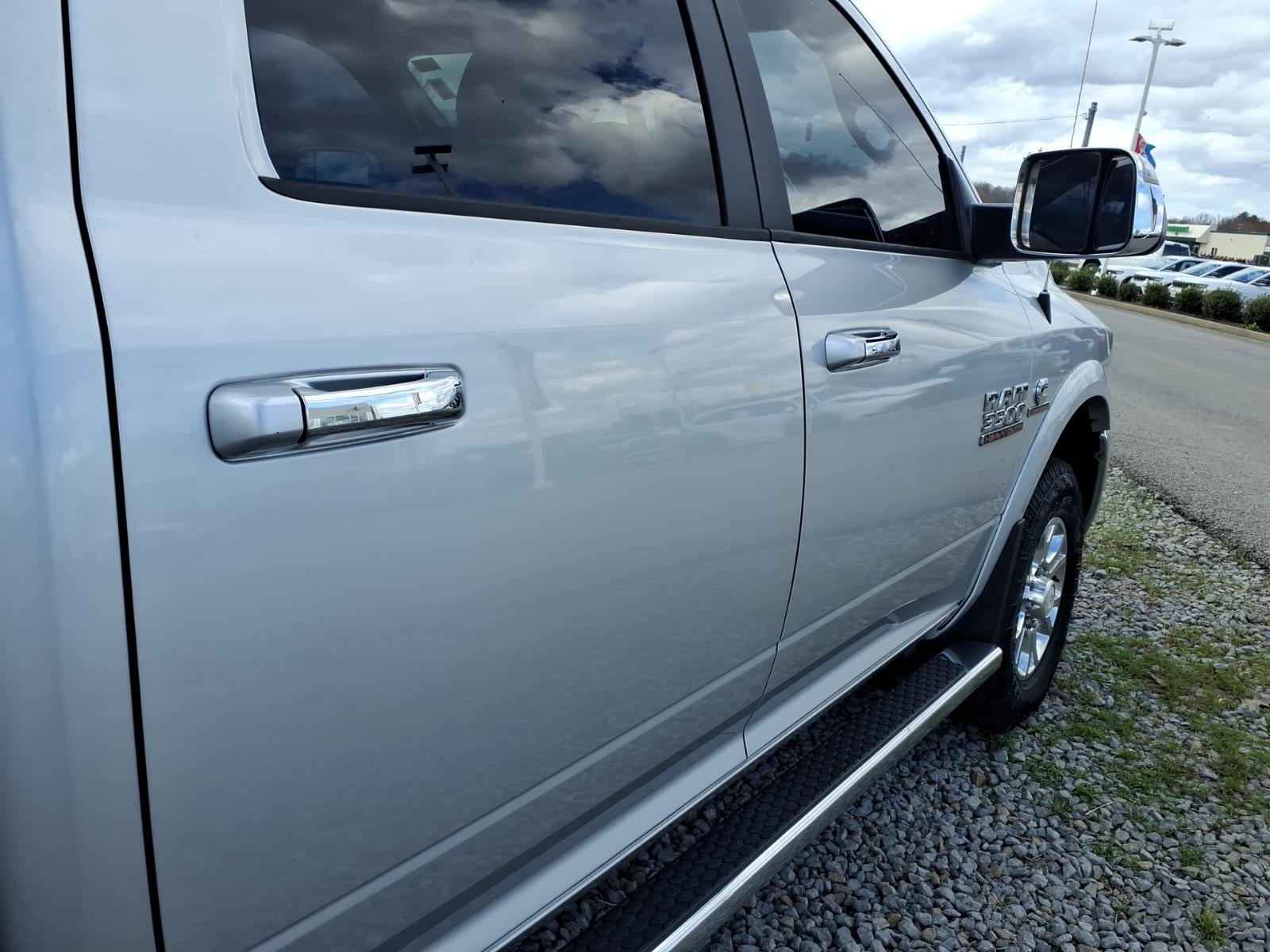 2018 RAM 3500 Laramie Crew Cab 4x4 6'4' Box
