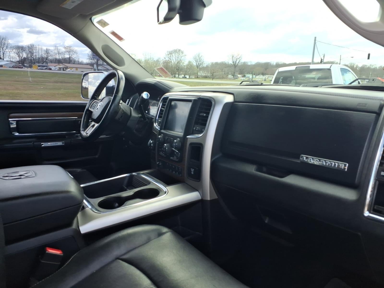 2018 RAM 3500 Laramie Crew Cab 4x4 6'4' Box