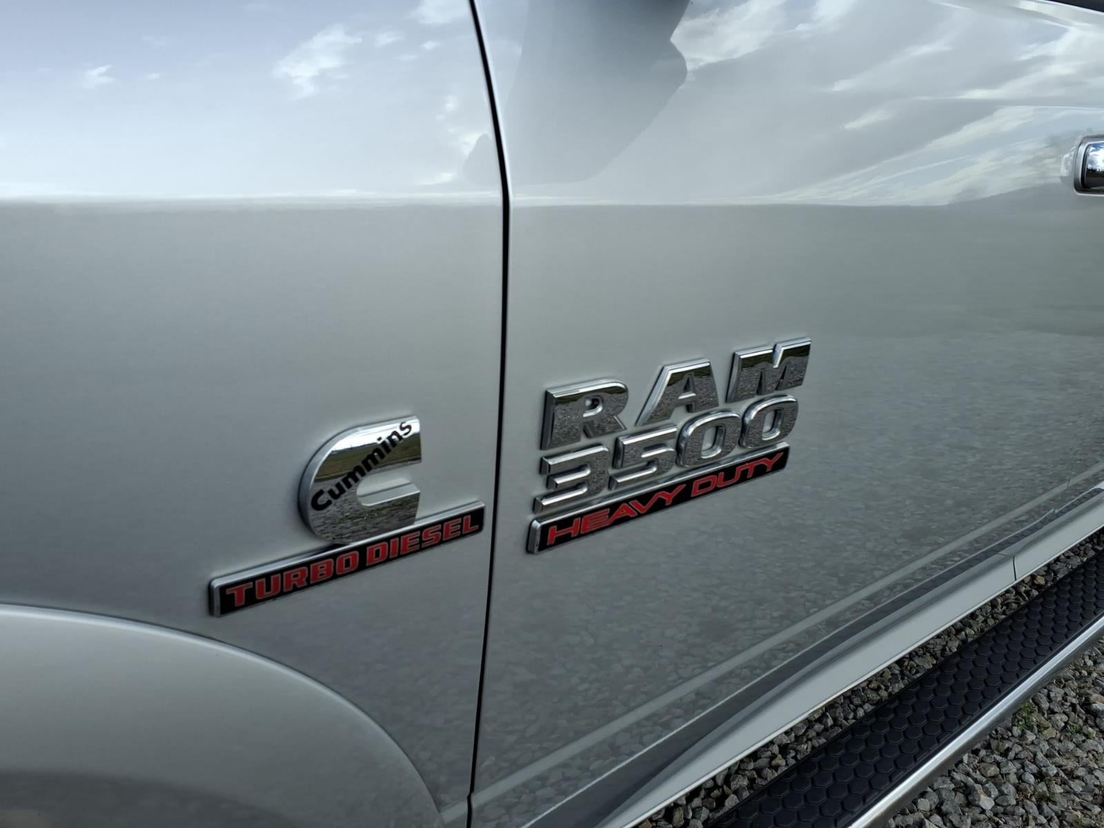 2018 RAM 3500 Laramie Crew Cab 4x4 6'4' Box