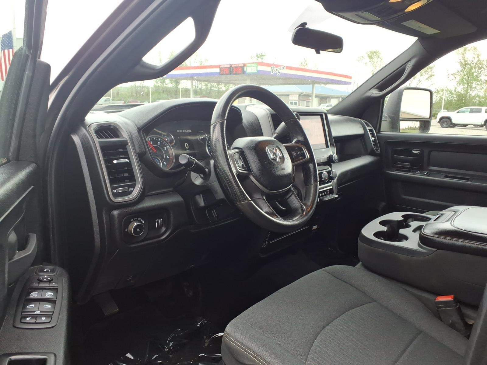 2023 RAM 3500 Tradesman Crew Cab 4x4 8' Box
