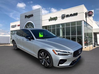 2022 Volvo S60 B5 Momentum