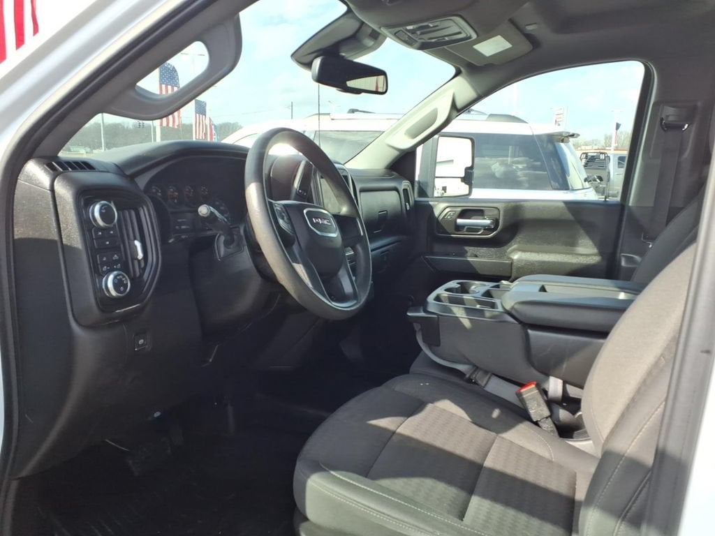 2024 GMC Sierra 2500HD Pro