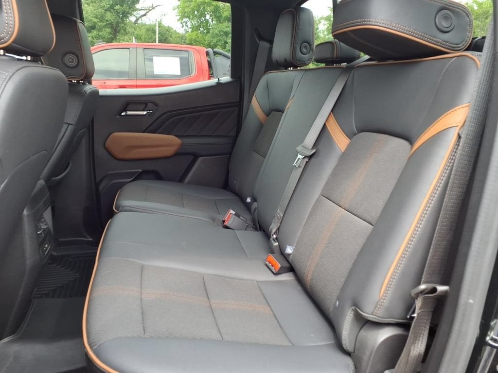 2024 GMC Canyon 4WD AT4