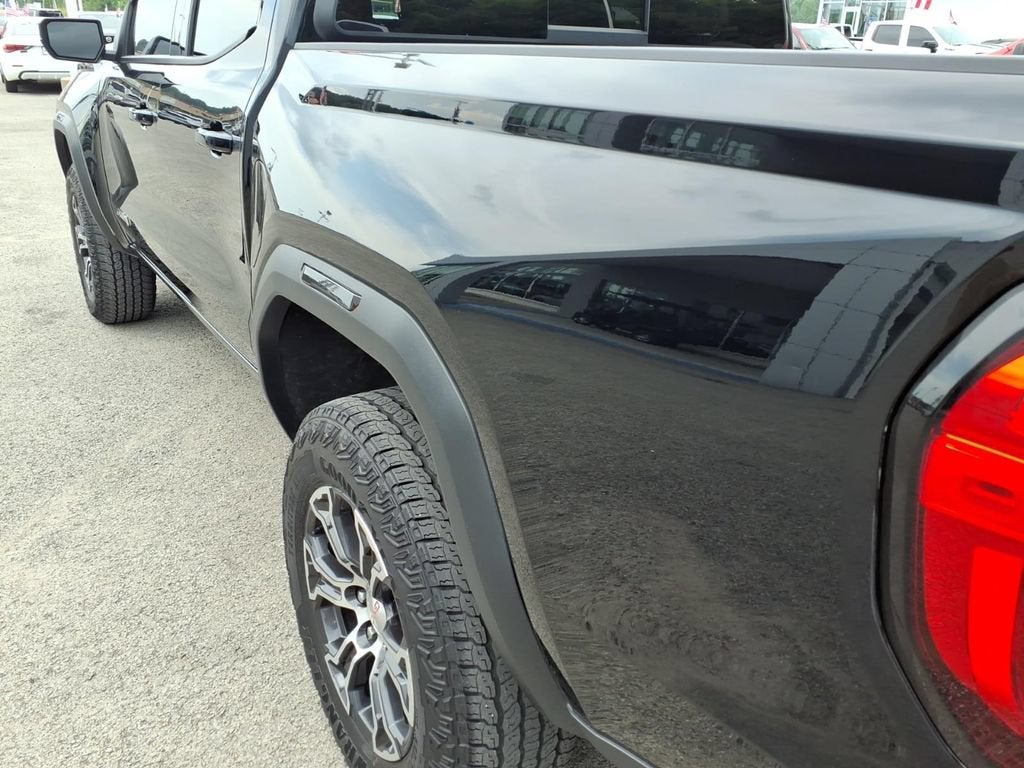 2024 GMC Canyon 4WD AT4