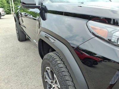 2024 GMC Canyon 4WD AT4