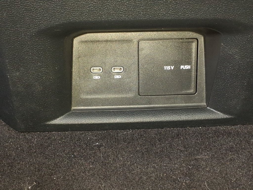 2022 Volkswagen Atlas Cross Sport 2.0T SE w/Technology