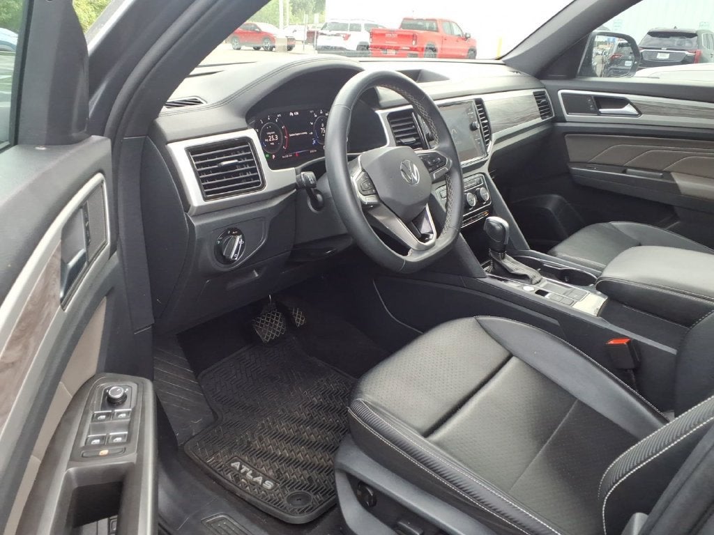 2022 Volkswagen Atlas Cross Sport 2.0T SE w/Technology