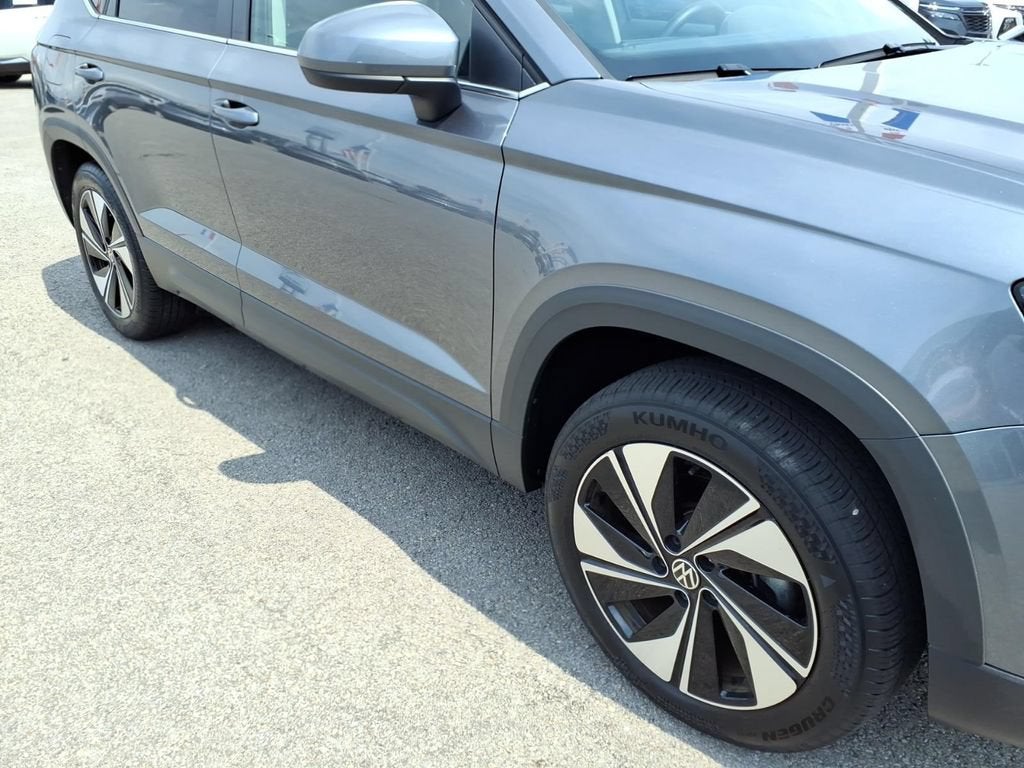 2025 Volkswagen Taos SE