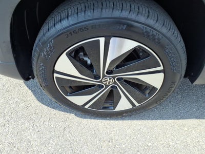 2025 Volkswagen Taos SE
