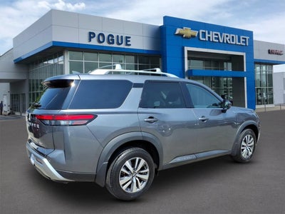 2023 Nissan Pathfinder SL