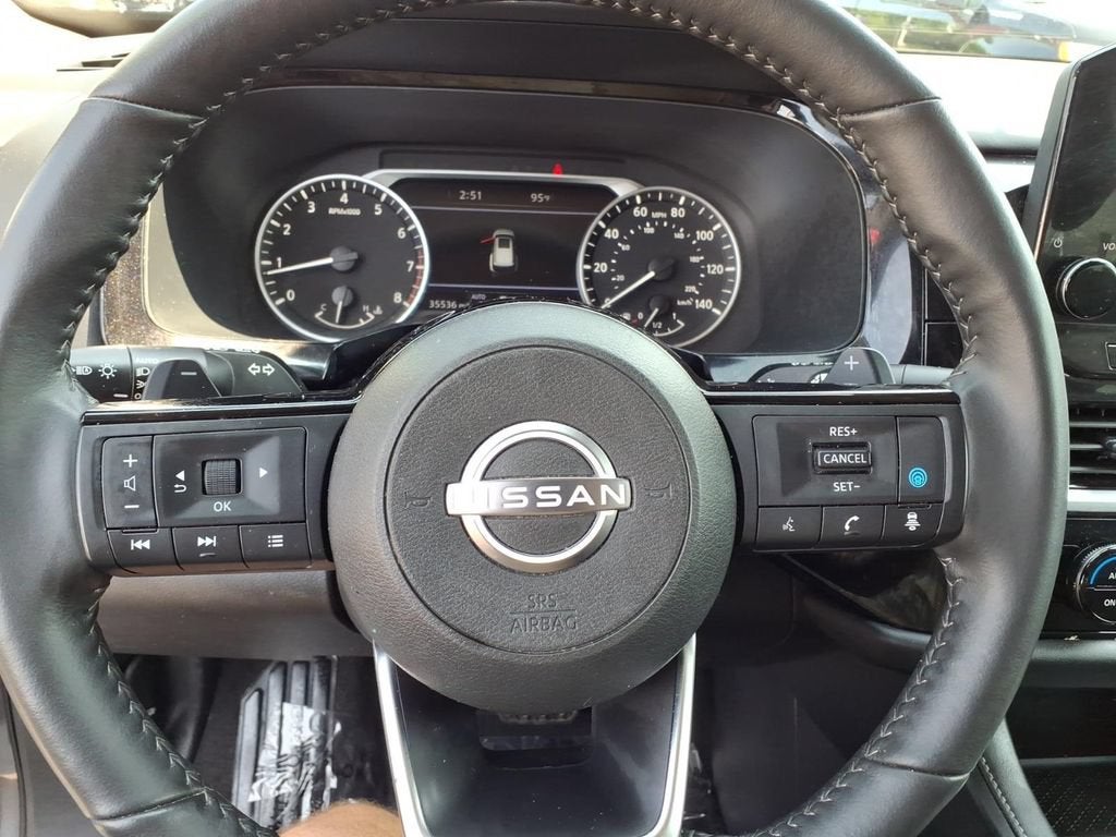 2023 Nissan Pathfinder SL