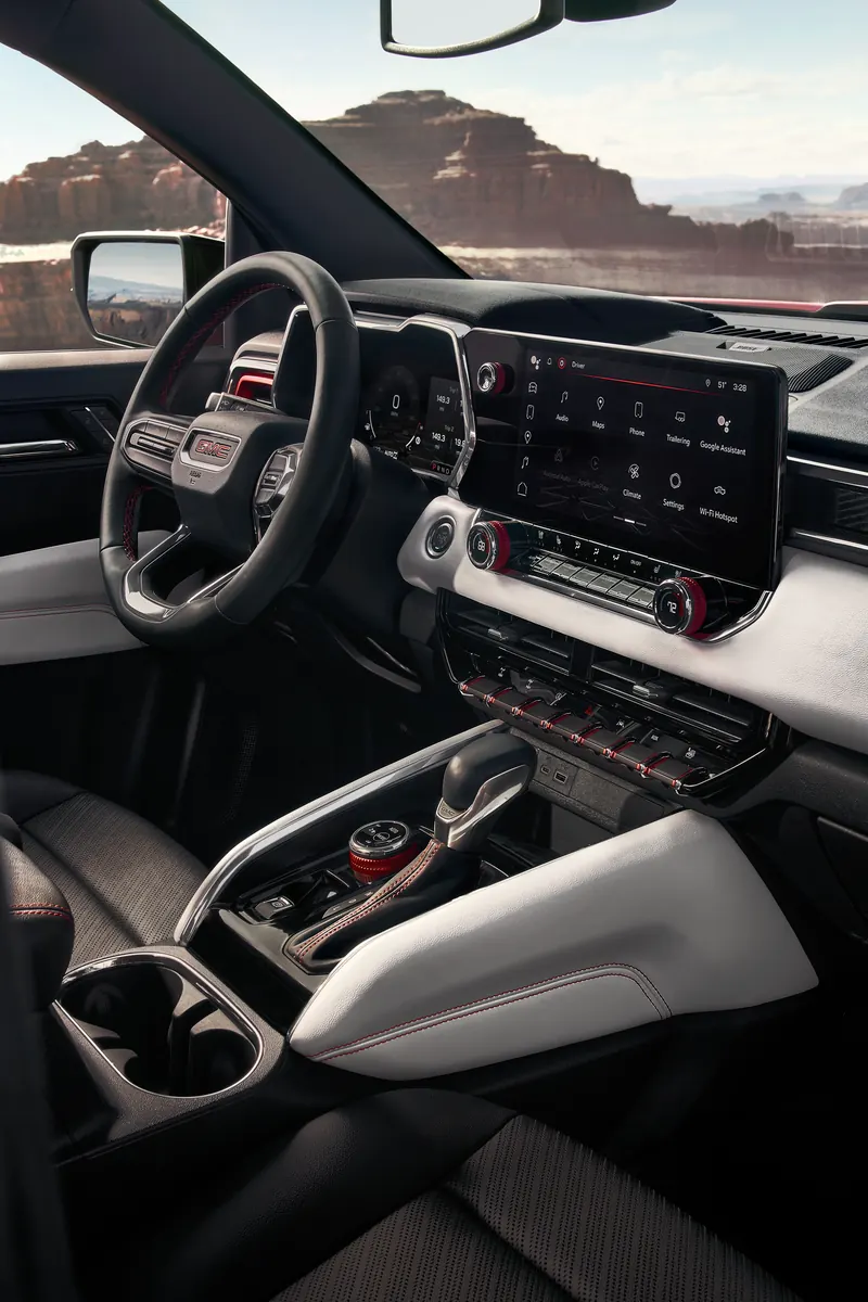 2026 GMC Canyon infotainment system at Pogue GMC in POWDERLY KY